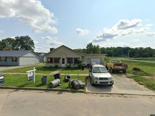 Foreclosed Home - 589 GARDNER AVE, 46151
