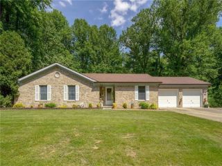 Foreclosed Home - 2045 S HILL VALLEY RD, 46151