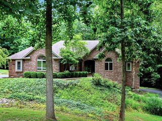 Foreclosed Home - 4201 N VICARAGE LN, 46151