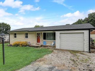 Foreclosed Home - 440 PARK PL, 46151