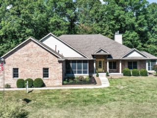 Foreclosed Home - 3302 EAGLES PT, 46151
