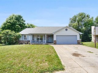 Foreclosed Home - 811 MEADOW CT, 46158