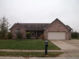 Foreclosed Home - 3805 S HARTING FARMS DR, 46163