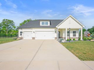 Foreclosed Home - 3754 S MEADOWS LN, 46163