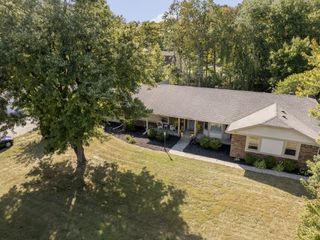 Foreclosed Home - 1182 S BUTTERCUP DR, 46163