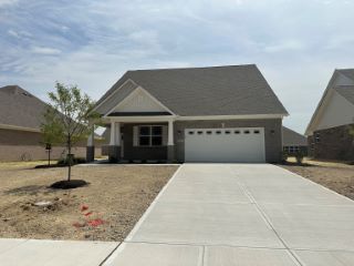 Foreclosed Home - 4833 W WILLIAMSBURG PASS, 46163
