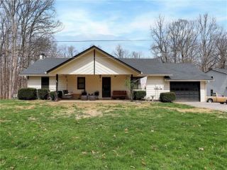 Foreclosed Home - 582 W HINSHAW DR, 46164