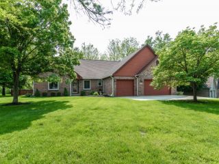 Foreclosed Home - 7064 HAWTHORNE DR, 46168