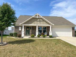 Foreclosed Home - 2516 TWINLEAF DR, 46168