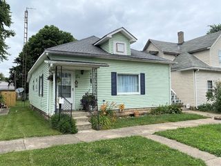 Foreclosed Home - 630 W 10TH ST, 46173