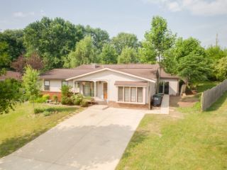 Foreclosed Home - 825 PARKVIEW DR, 46173