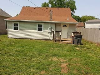 Foreclosed Home - 605 E 8TH ST, 46173
