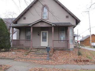 Foreclosed Home - 142 W Hendricks St, 46176