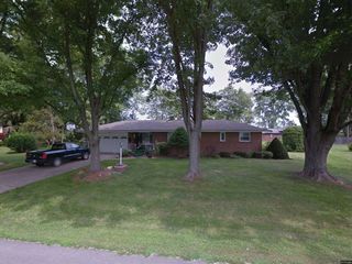 Foreclosed Home - 1468 E MAPLE DR, 46176