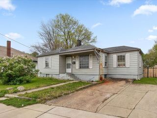 Foreclosed Home - 1415 S HARRISON ST, 46176