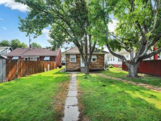 Foreclosed Home - 1013 S WEST ST, 46176