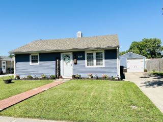 Foreclosed Home - 415 WELLINGTON BLVD, 46176