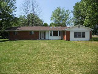 Foreclosed Home - 10974 N LITTLE POINT RD, 46180