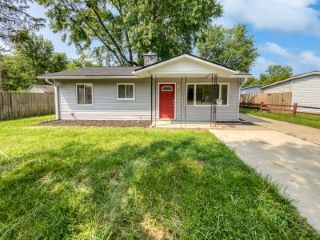 Foreclosed Home - 428 MOORELAND DR, 46184