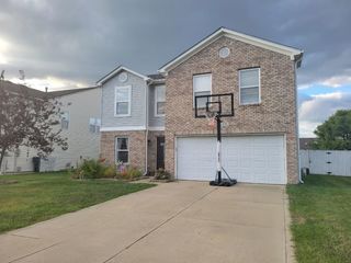 Foreclosed Home - 678 HARVEST MEADOW WAY, 46184