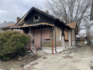 Foreclosed Home - 3550 E NEW YORK ST, 46201