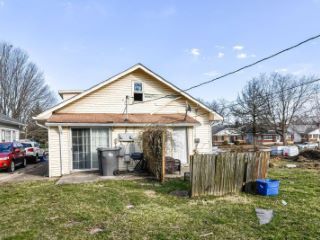Foreclosed Home - 866 N GLADSTONE AVE, 46201