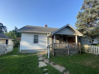 Foreclosed Home - 1329 N GLADSTONE AVE, 46201