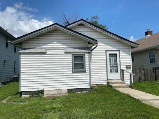 Foreclosed Home - 4002 E 10TH ST, 46201