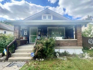 Foreclosed Home - 940 N CHESTER AVE, 46201