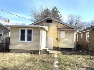 Foreclosed Home - 2166 N DEXTER ST, 46202