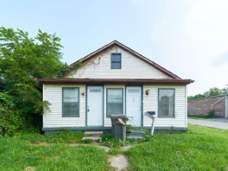 Foreclosed Home - 728 E BEECHER ST, 46203
