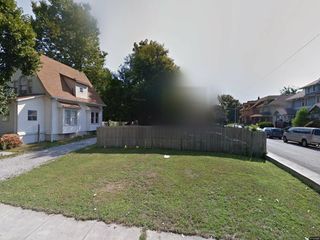 Foreclosed Home - 3101 BROADWAY ST, 46205