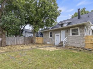 Foreclosed Home - 3838 WINTHROP AVE, 46205