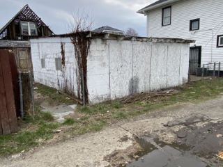 Foreclosed Home - 2306 N KENWOOD AVE, 46208