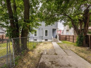 Foreclosed Home - 2239 N KENWOOD AVE, 46208
