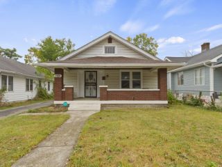 Foreclosed Home - 1424 W 28TH ST, 46208