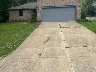 Foreclosed Home - 8731 CHESSIE DR, 46217