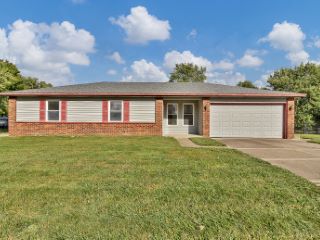 Foreclosed Home - 8541 DEPOT DR, 46217