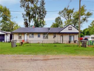 Foreclosed Home - 1739 KILDARE AVE, 46218