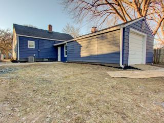 Foreclosed Home - 1837 N LINWOOD AVE, 46218