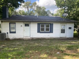 Foreclosed Home - 1926 KILDARE AVE, 46218