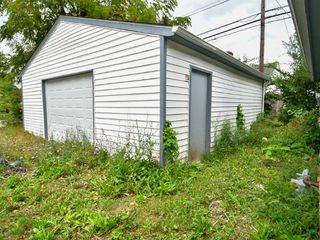 Foreclosed Home - 2108 N BUTLER AVE, 46218