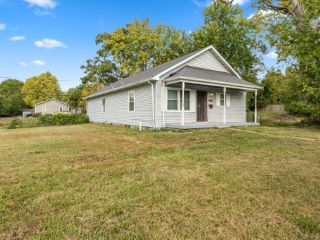 Foreclosed Home - 2356 WHEELER ST, 46218
