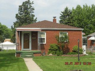 Foreclosed Home - 322 S WEBSTER AVE, 46219