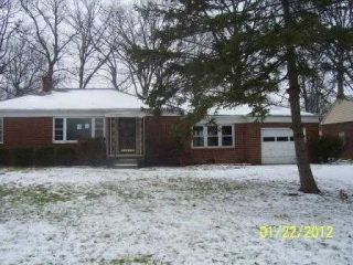 Foreclosed Home - 927 N FRANKLIN RD, 46219