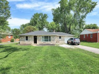 Foreclosed Home - 7322 E 13TH ST, 46219