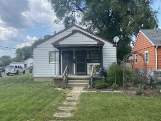 Foreclosed Home - 5236 FLETCHER AVE, 46219