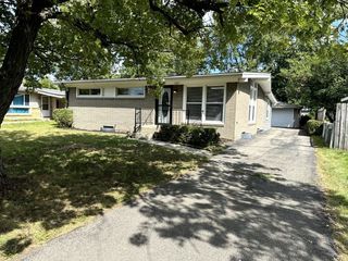 Foreclosed Home - 1607 ELMHURST DR, 46219