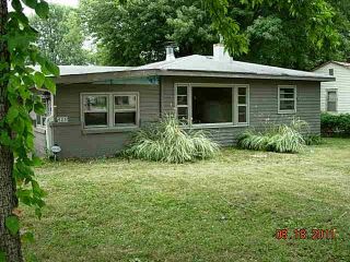 Foreclosed Home - 4231 S LYNHURST DR, 46221