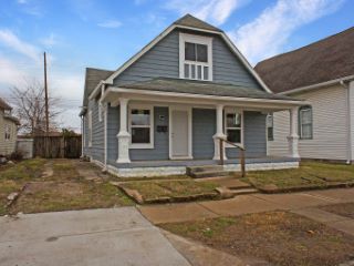 Foreclosed Home - 1345 BLAINE AVE, 46221
